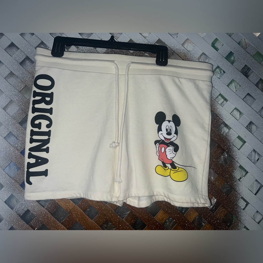 Disney Mickey Mouse Ivory Shorts with Mickey Mouse Graphic Print size XL